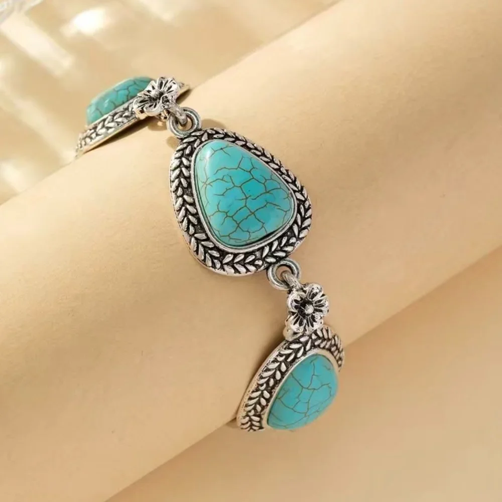Faux Turquoise and Silver Concho Chain Bracelet (#1121) - Picture 4 of 7